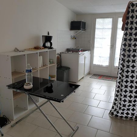 Isa Aparthotel Issoudun Bagian luar foto