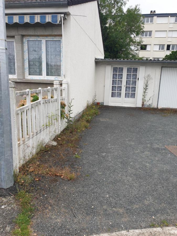 Isa Aparthotel Issoudun Bagian luar foto